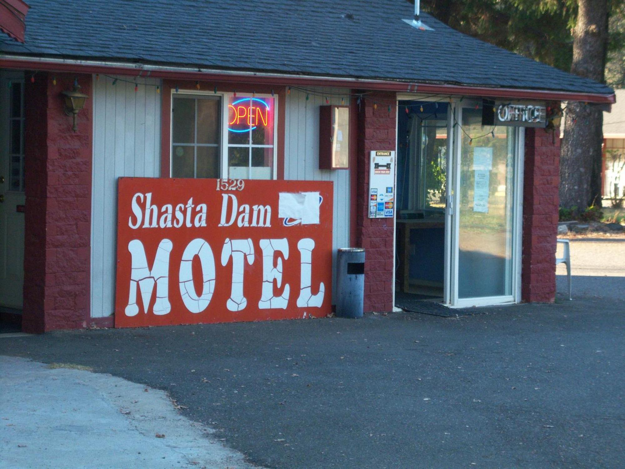 Shasta Dam Motel Шаста Лейк Екстер'єр фото