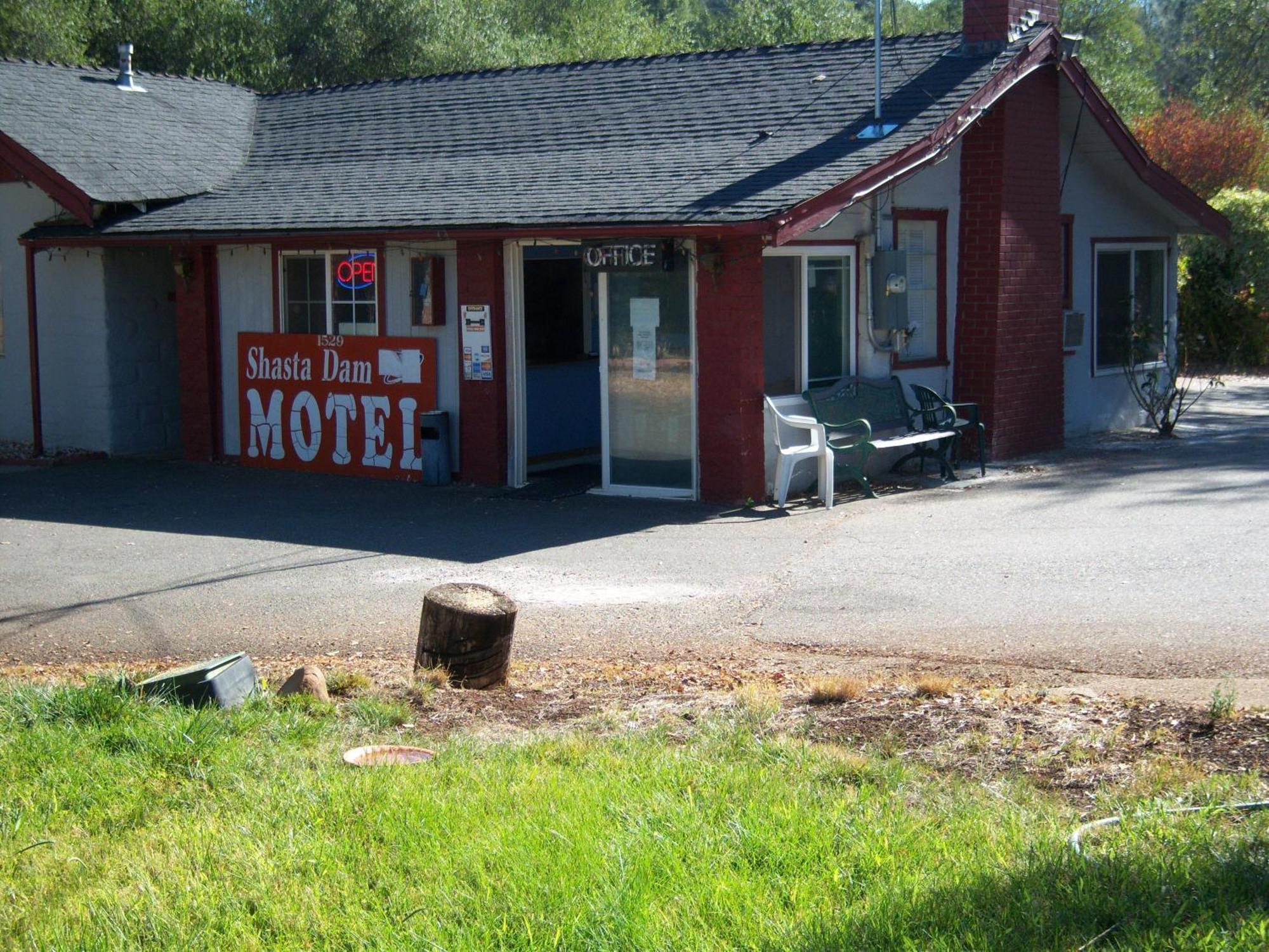 Shasta Dam Motel Шаста Лейк Екстер'єр фото